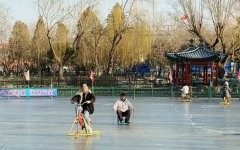<b>放置专人加强客流疏导和次序</b> 